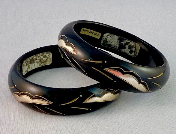 LG3 blk Galalith bangles/brass nail, silver, gold paint